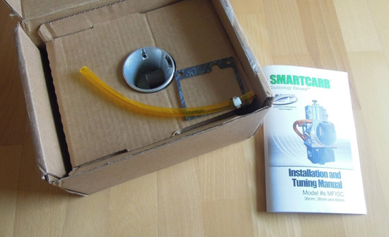 Gut verpackt der APT Smardcarb, inkl. Handbuch (engl.)