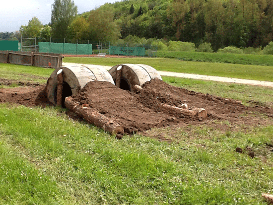 Hindernisse x2, mit Überholmöglichkeit :-)